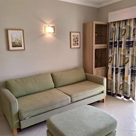 Mara's Sunny Place Апартаменты *